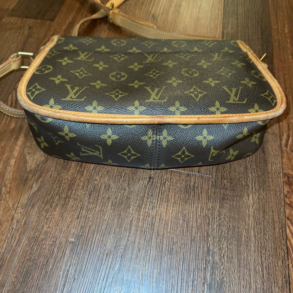 Louis Vuitton Sologne - Picture 4 of 8